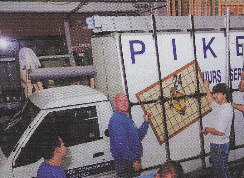 Oude foto Glashandel Piket - begin van het familiebedrijf in Den Haag